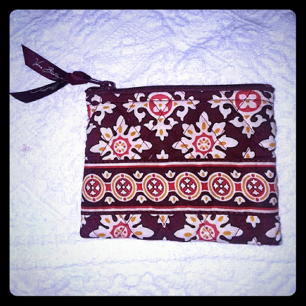 Medallion retired pattern coin purse.